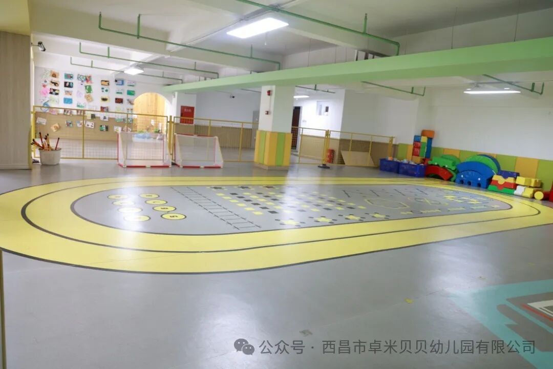 卓米贝贝幼儿园专业友爱的老师